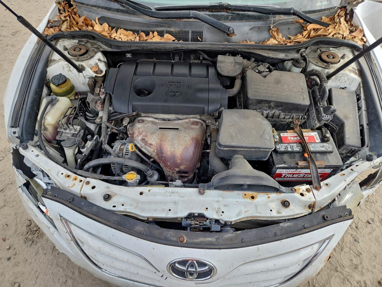 2011 TOYOTA CAMRY BASE photo 11