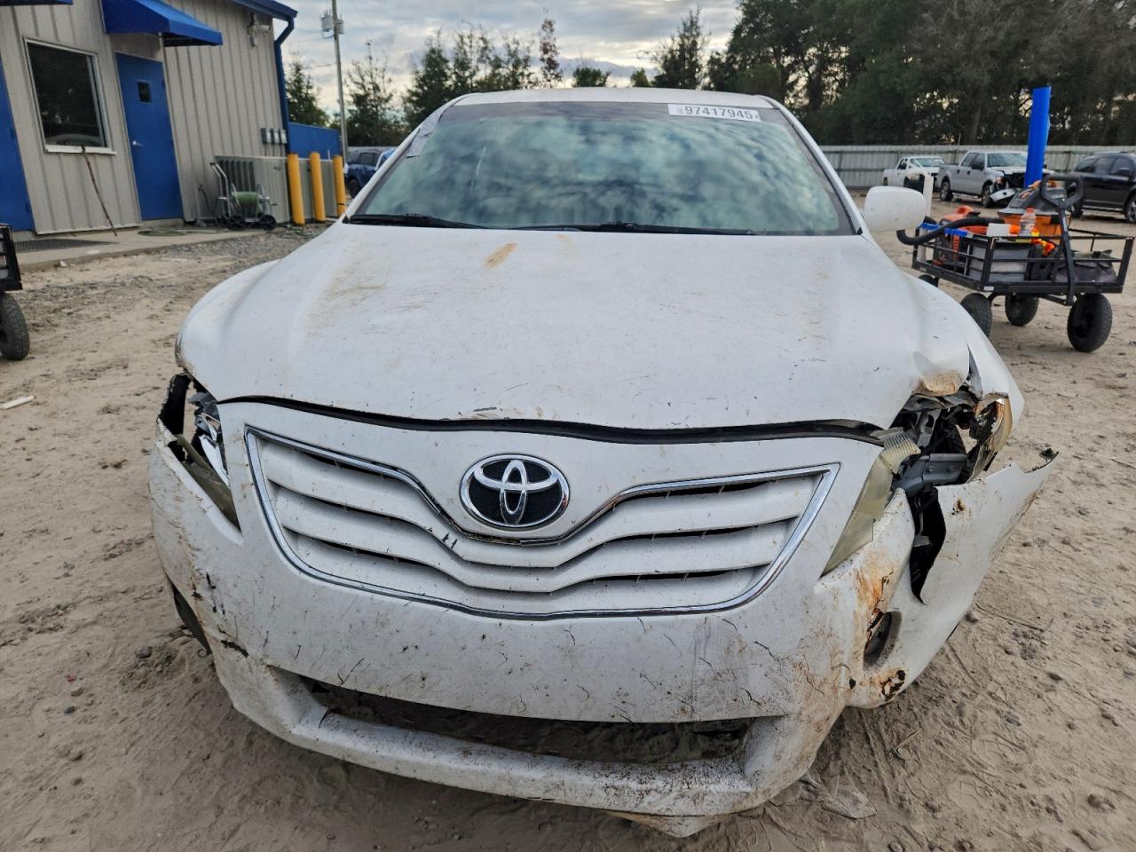 2011 TOYOTA CAMRY BASE photo 5