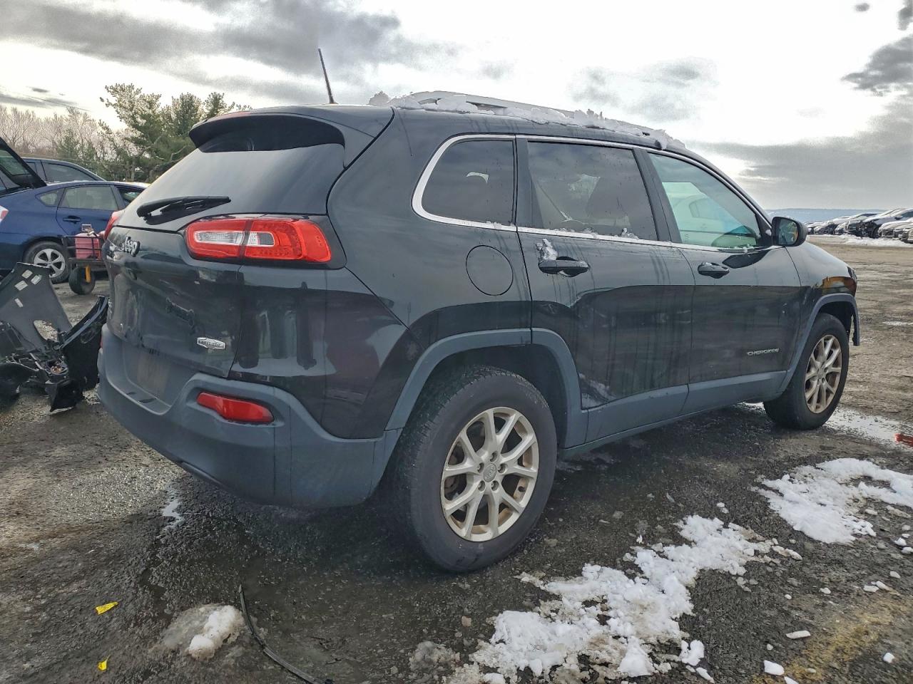 2016 JEEP CHEROKEE LATITUDE photo 3
