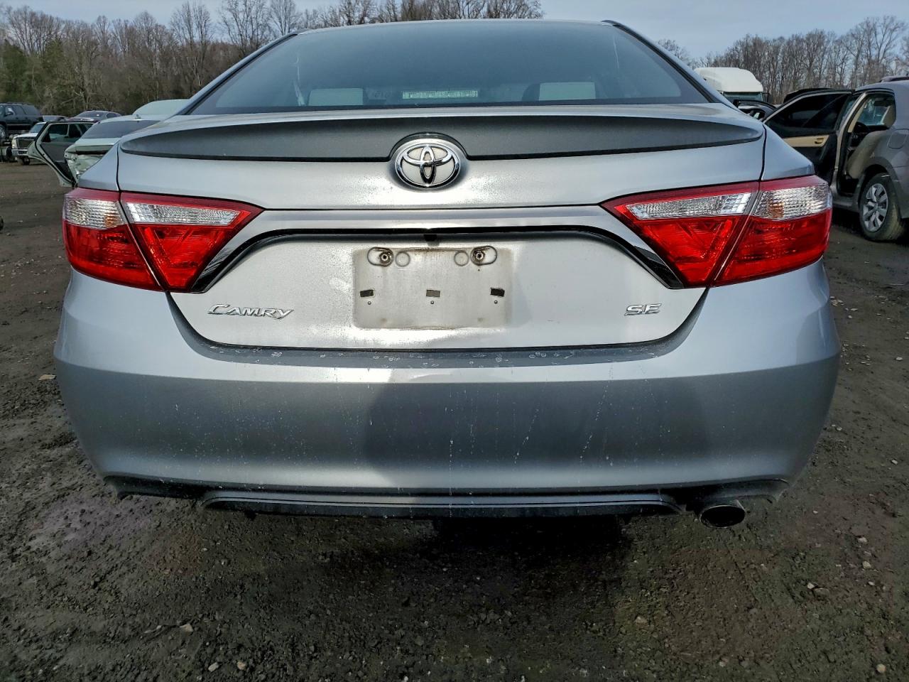 2017 TOYOTA CAMRY LE photo 11