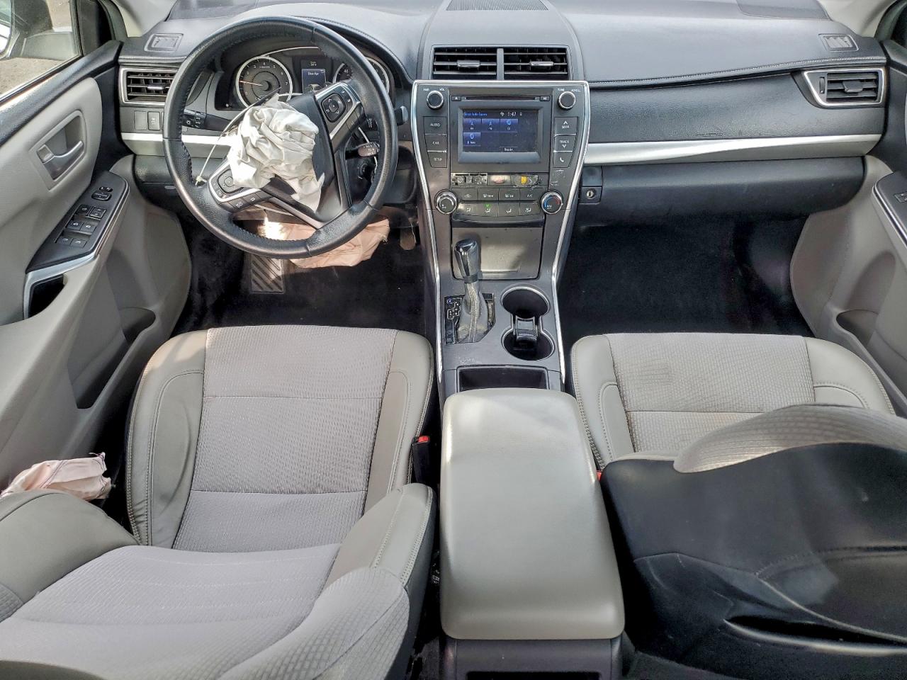 2017 TOYOTA CAMRY LE photo 15