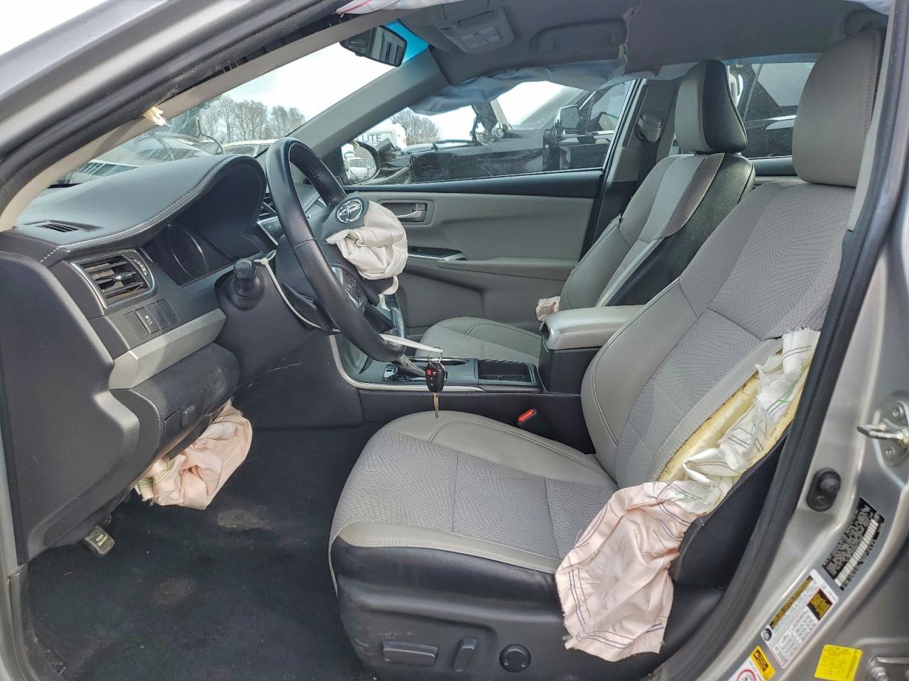 2017 TOYOTA CAMRY LE photo 13