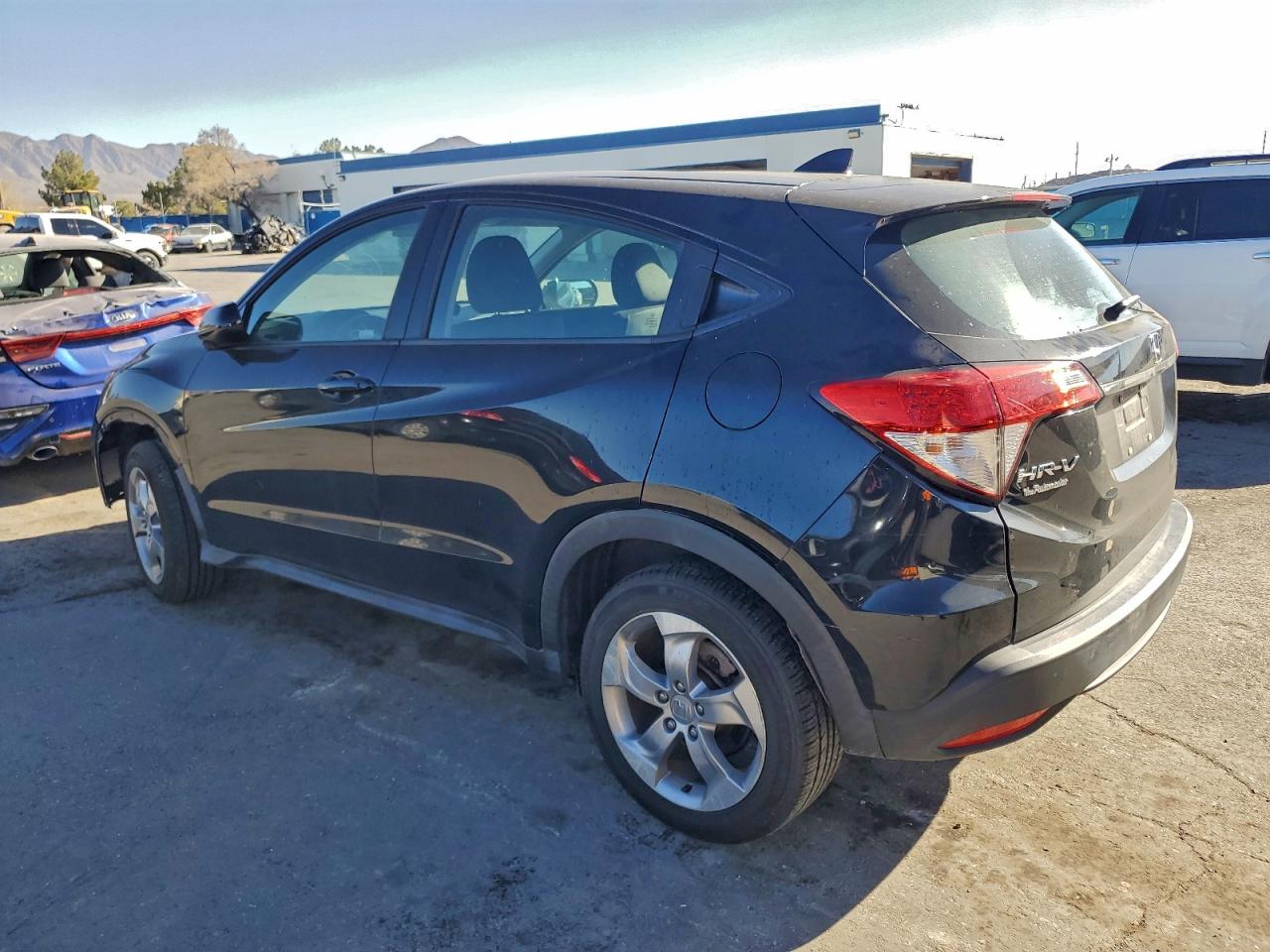 2021 HONDA HR-V LX photo 2