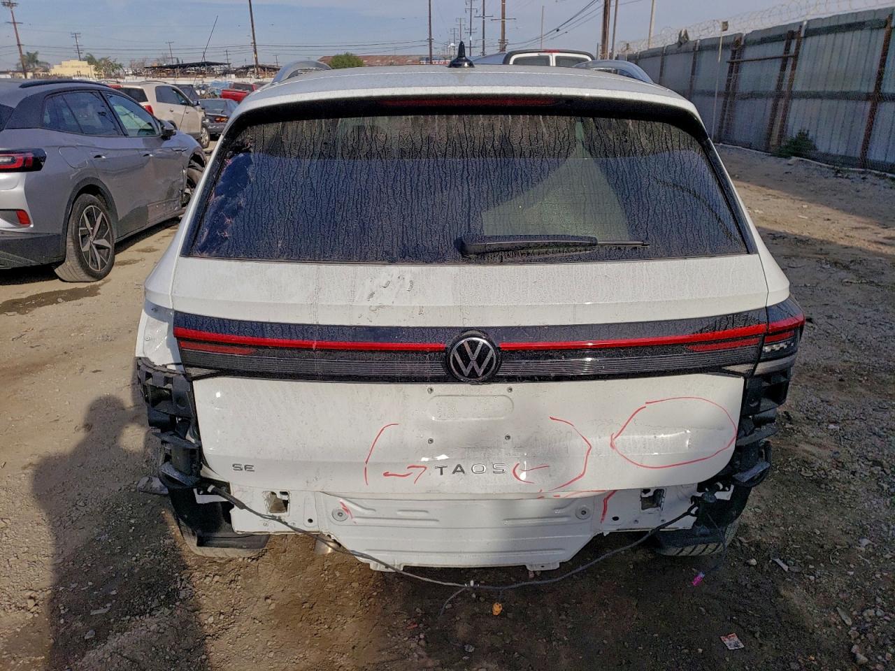 2025 VOLKSWAGEN TAOS SE photo 6