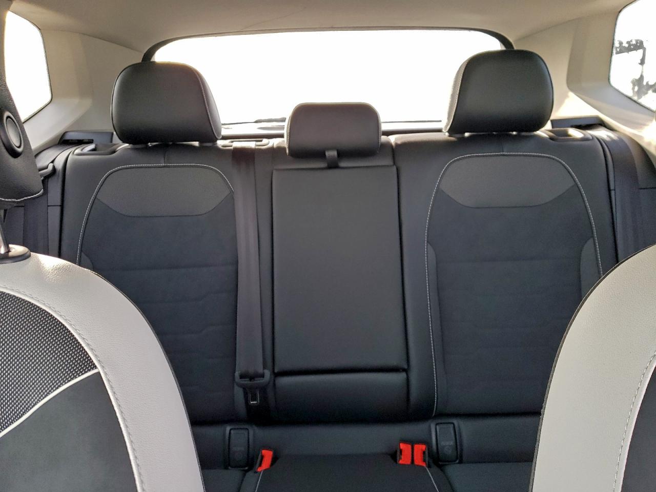 2025 VOLKSWAGEN TAOS SE photo 10
