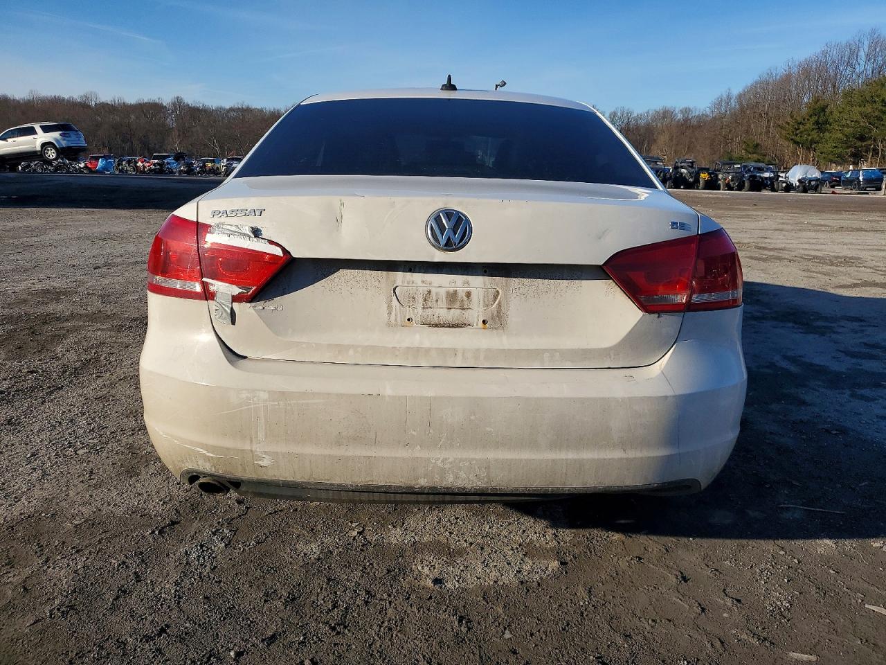 2012 VOLKSWAGEN PASSAT SE photo 6