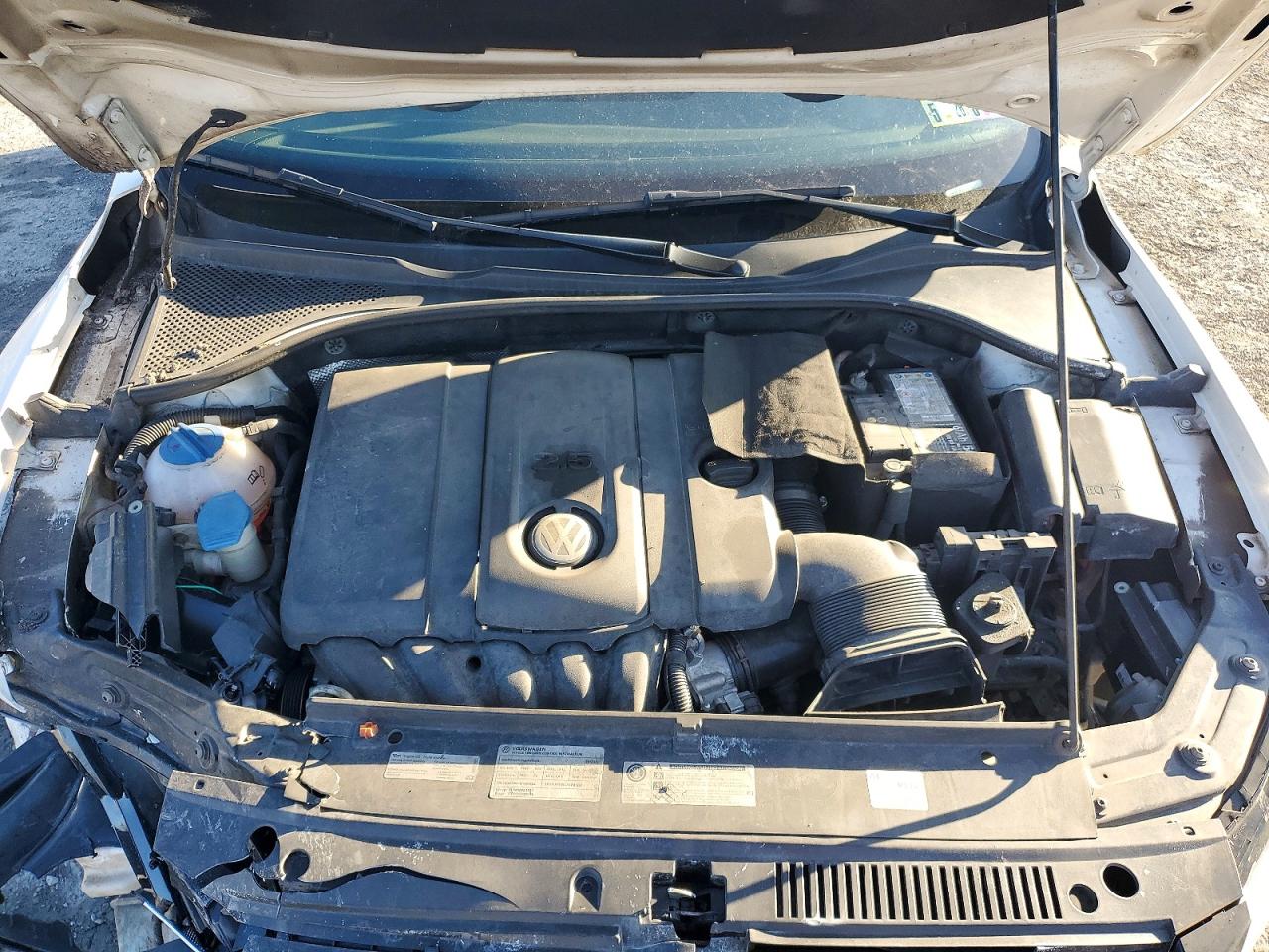 2012 VOLKSWAGEN PASSAT SE photo 11