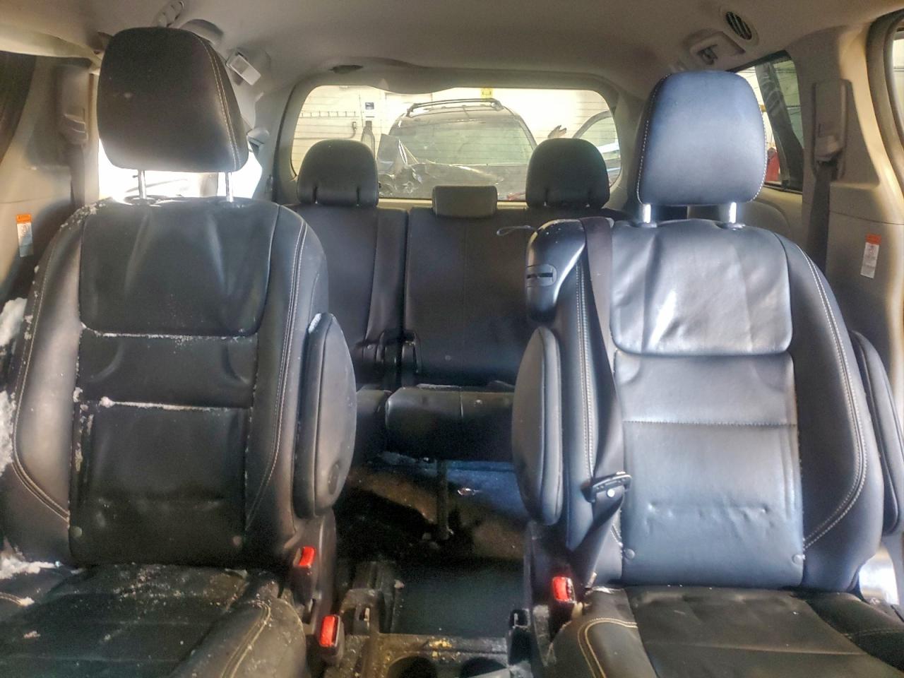 2017 TOYOTA SIENNA SE photo 10