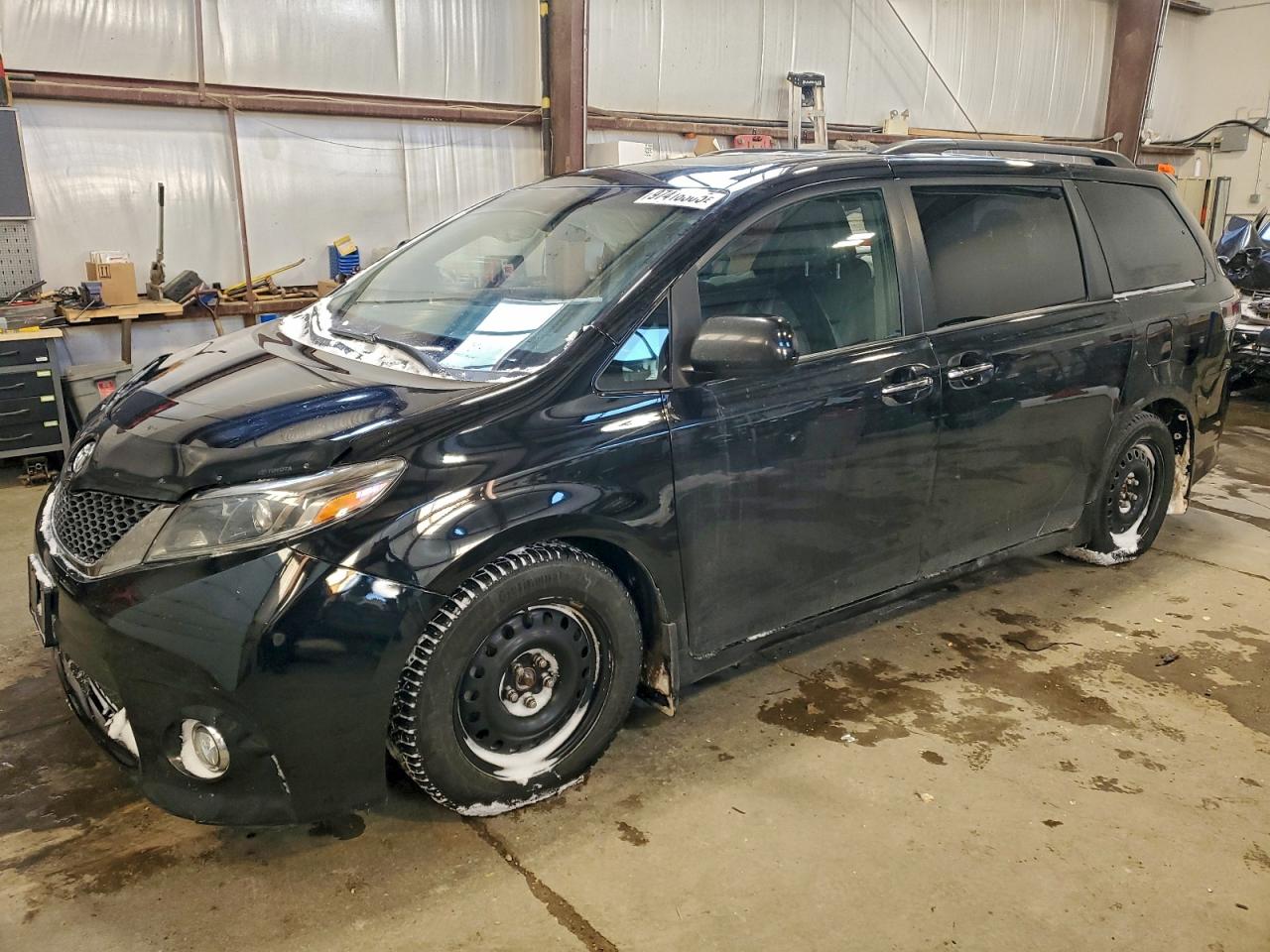 2017 TOYOTA SIENNA