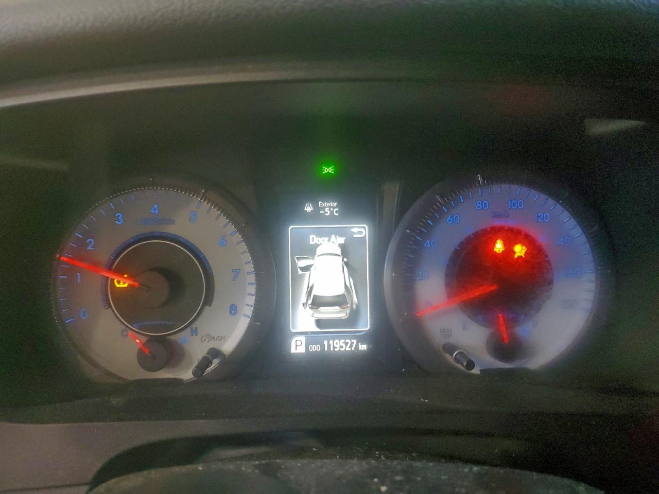 2017 TOYOTA SIENNA SE photo 9