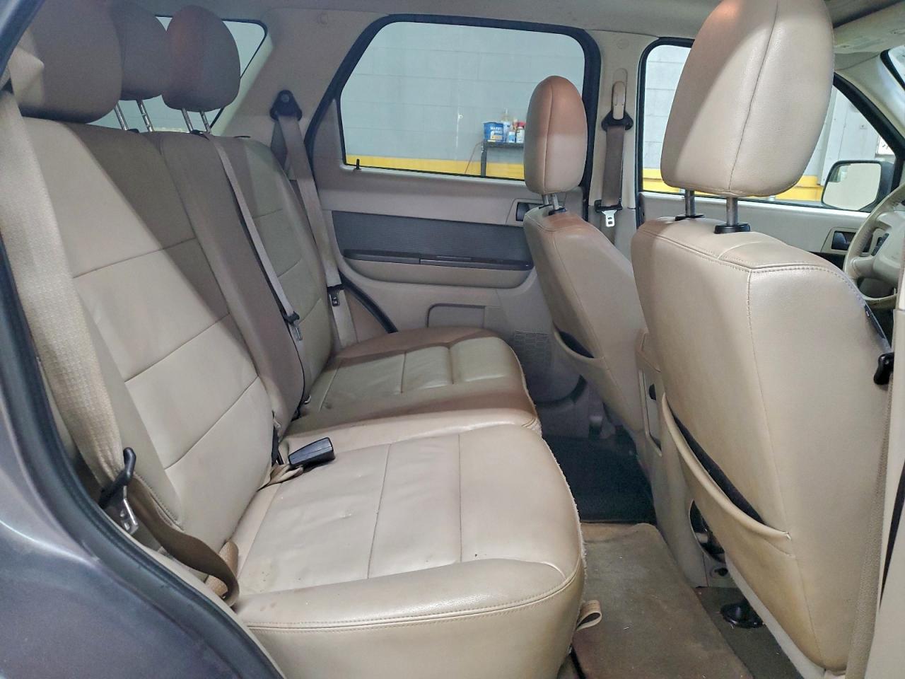 2010 FORD ESCAPE XLT photo 11