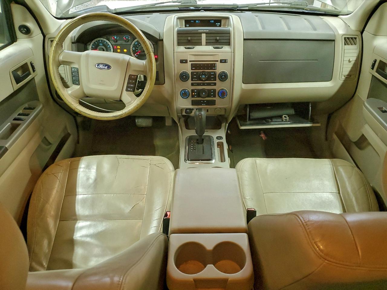 2010 FORD ESCAPE XLT photo 8