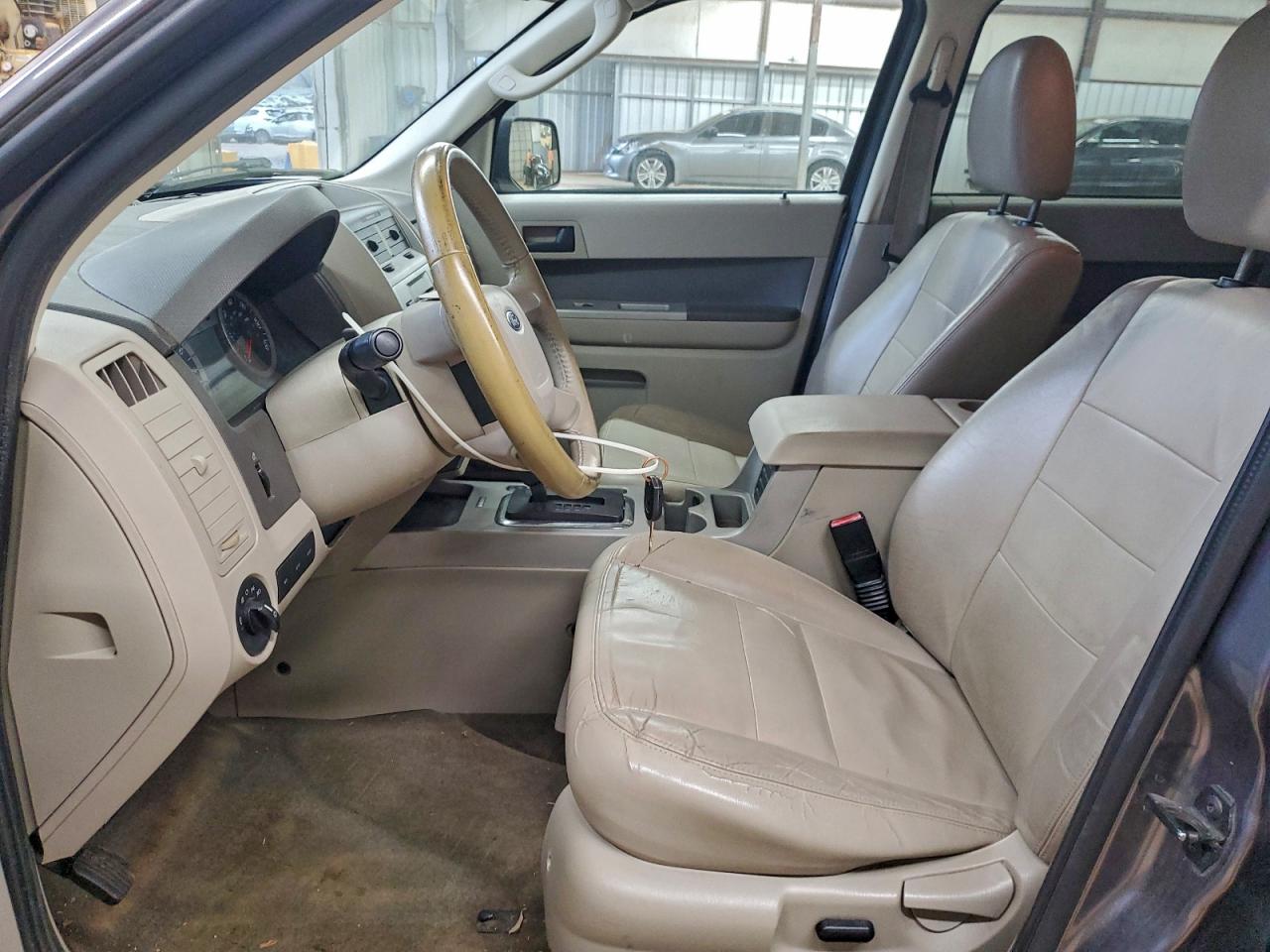 2010 FORD ESCAPE XLT photo 7