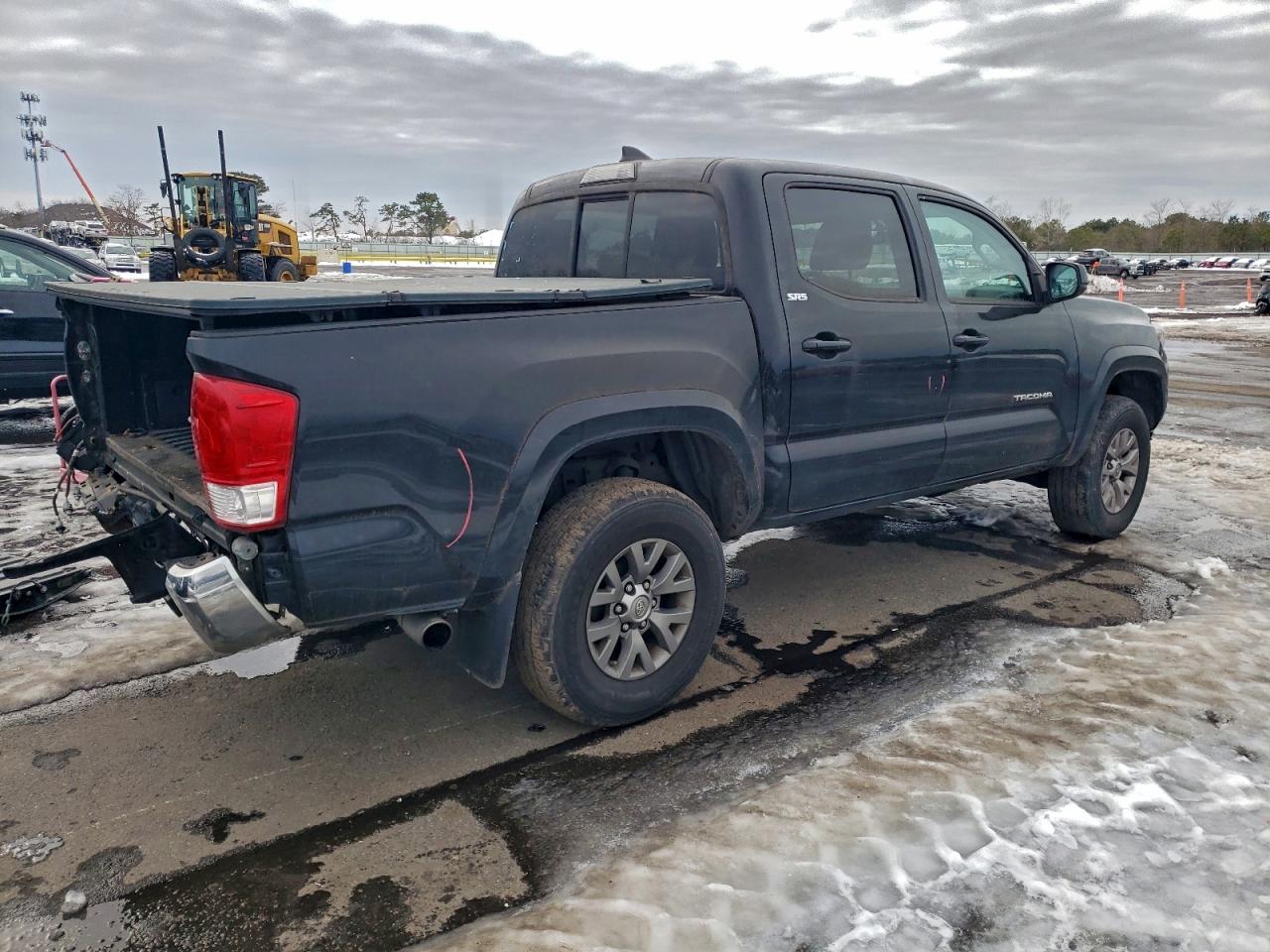 2017 TOYOTA TACOMA DOUBLE CAB photo 3