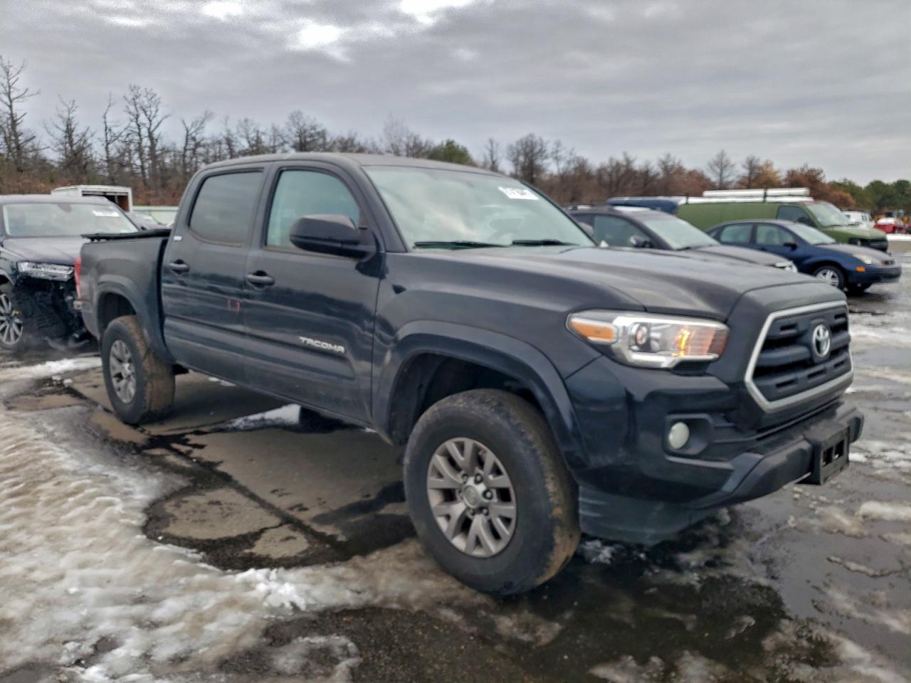 2017 TOYOTA TACOMA DOUBLE CAB photo 4