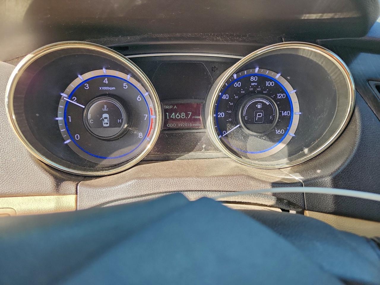 2013 HYUNDAI SONATA SE photo 9