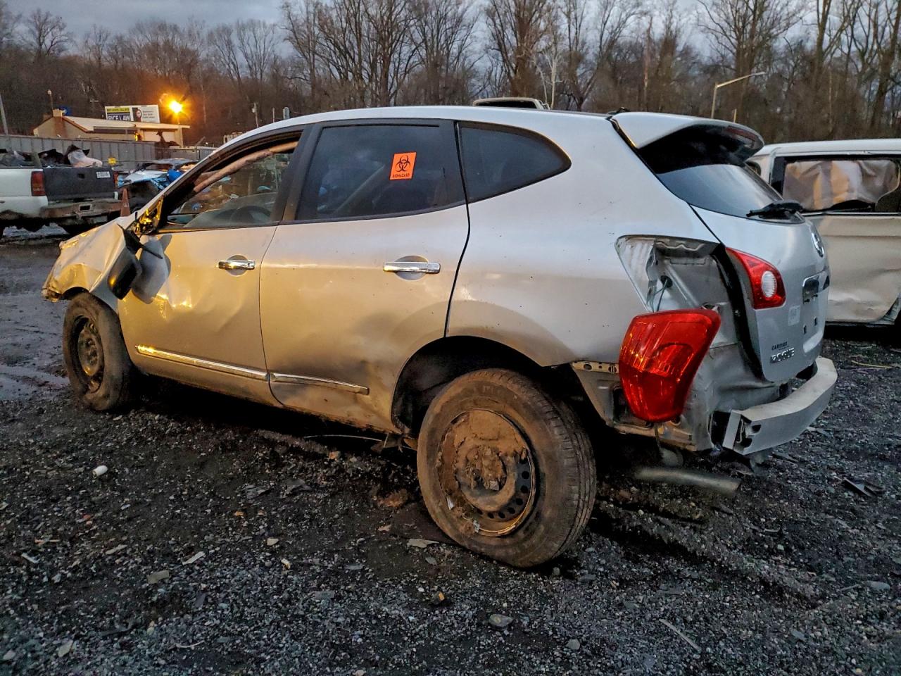 2011 NISSAN ROGUE S photo 2