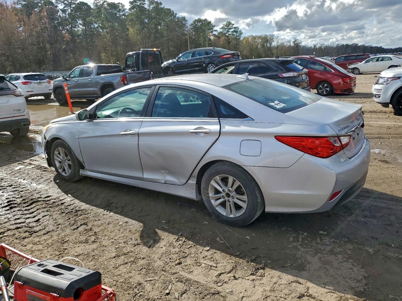 2014 HYUNDAI SONATA GLS photo 2