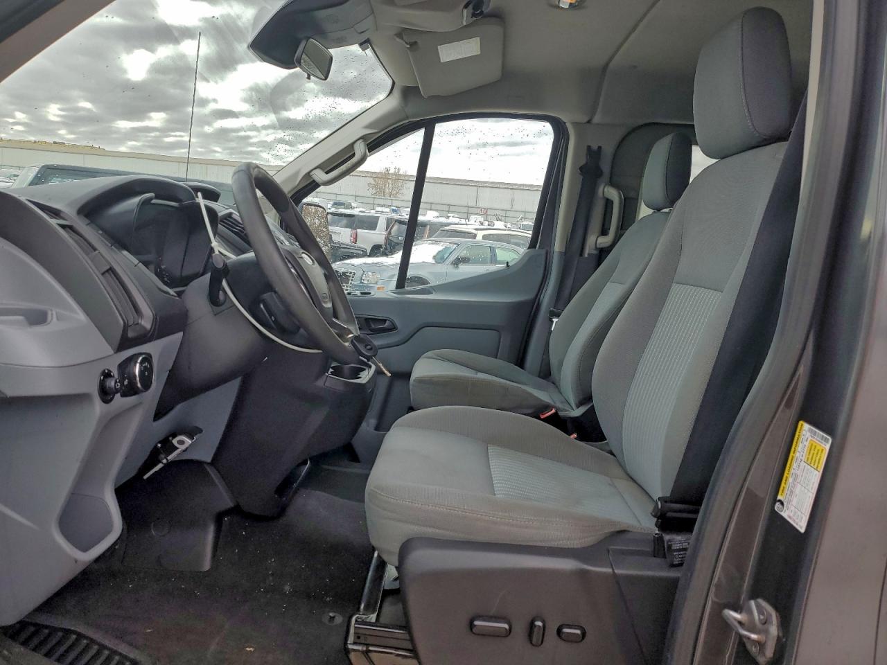 2016 FORD TRANSIT T-150 photo 13