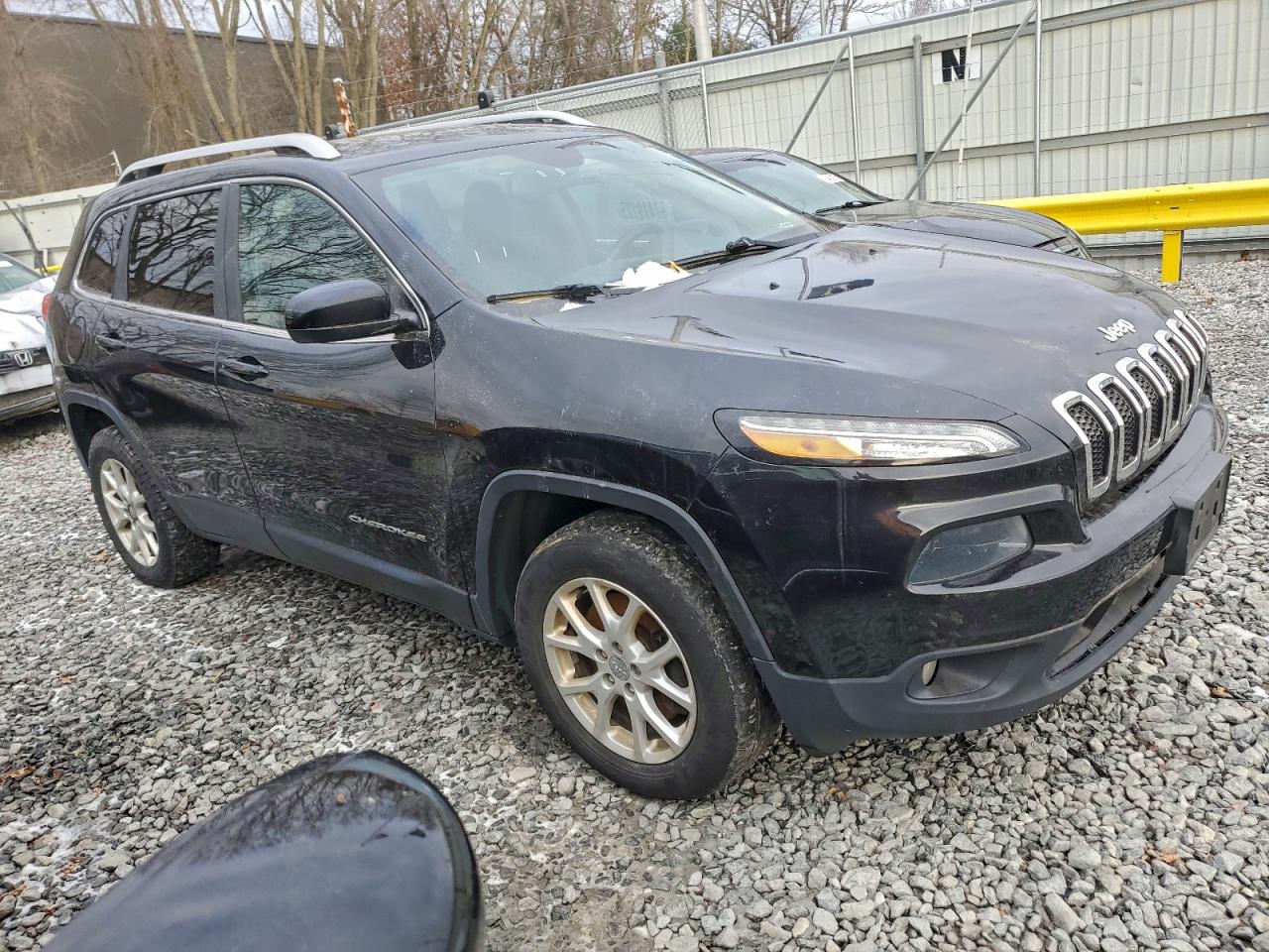 2014 JEEP CHEROKEE LATITUDE photo 4