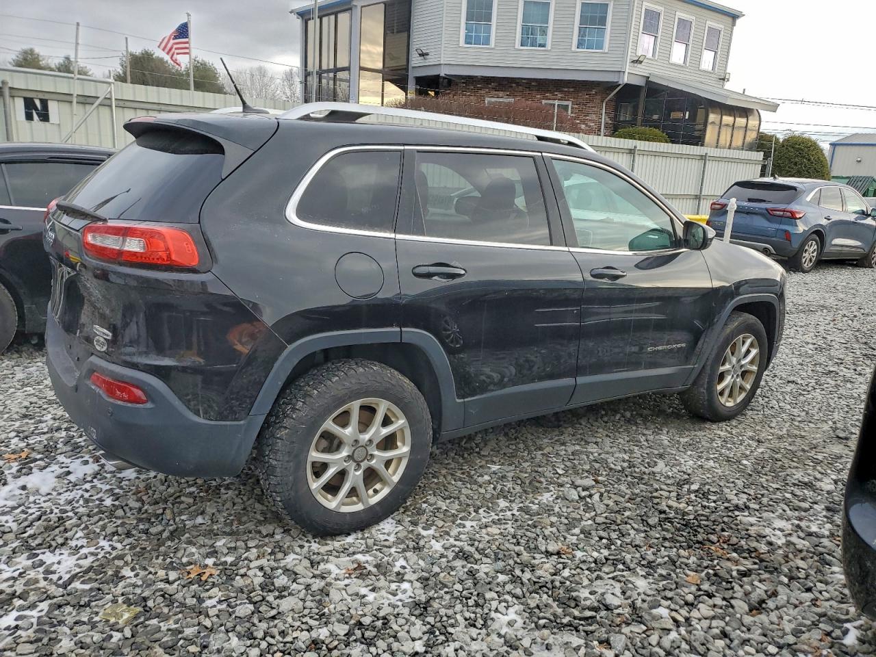 2014 JEEP CHEROKEE LATITUDE photo 3