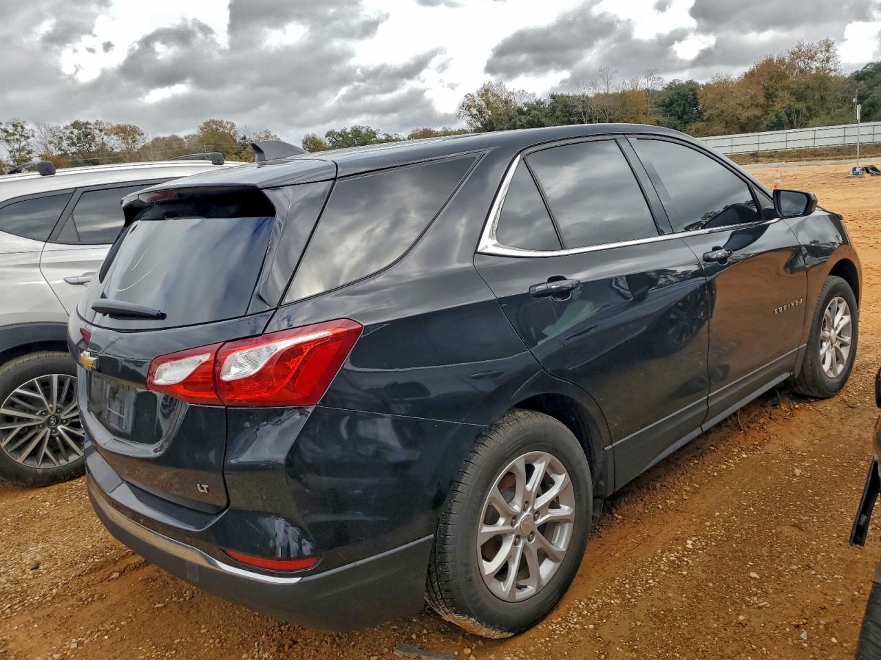 2019 CHEVROLET EQUINOX LT photo 3