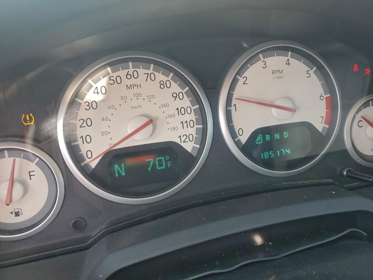 2010 DODGE GRAND CARAVAN SXT photo 9