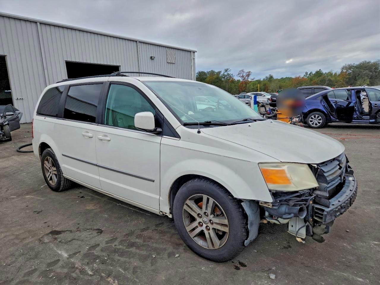 2010 DODGE GRAND CARAVAN SXT photo 4