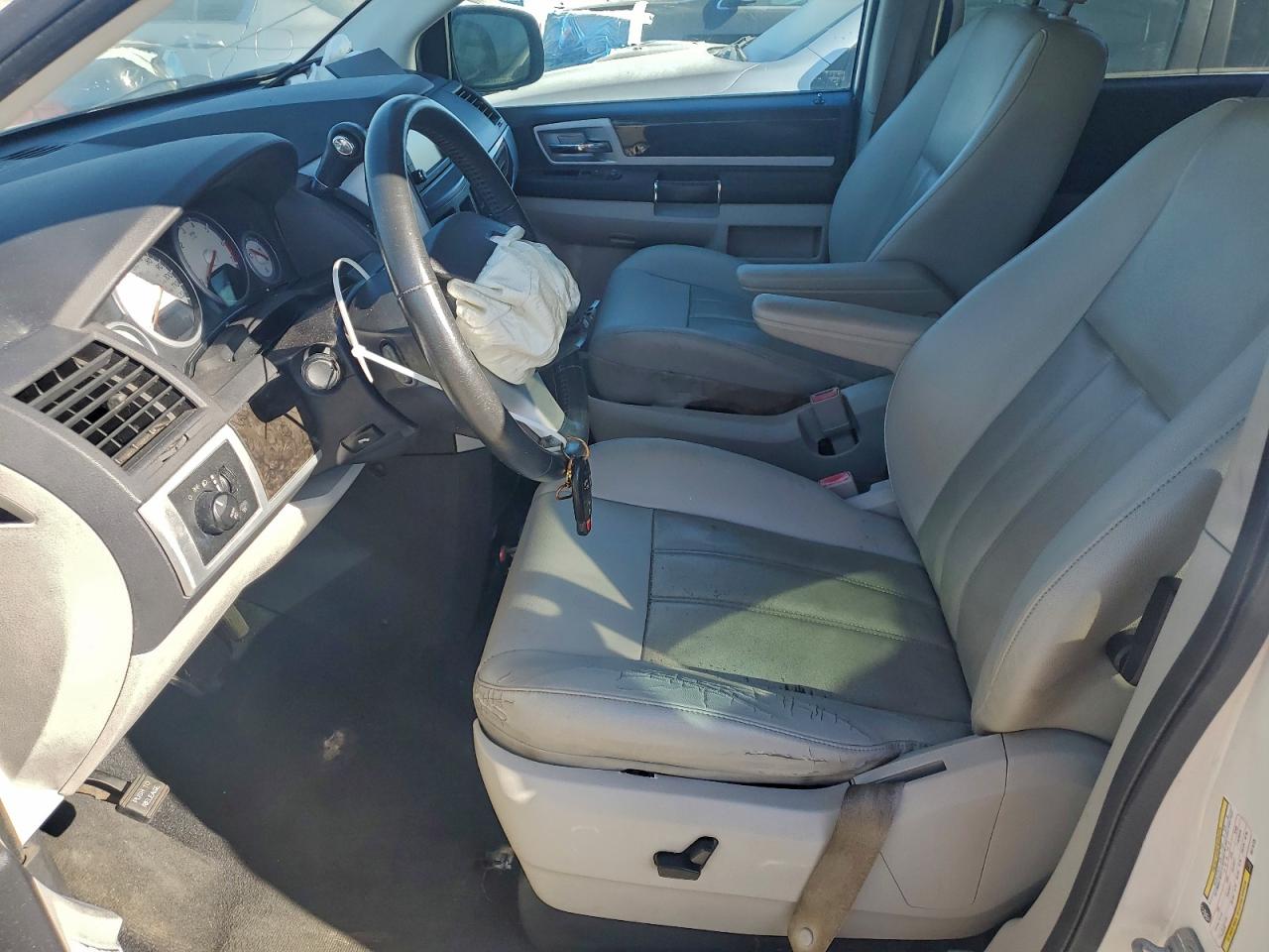2010 DODGE GRAND CARAVAN SXT photo 7
