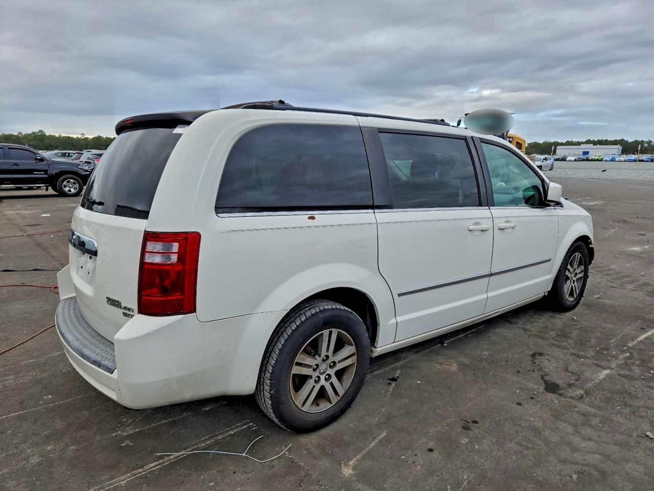 2010 DODGE GRAND CARAVAN SXT photo 3