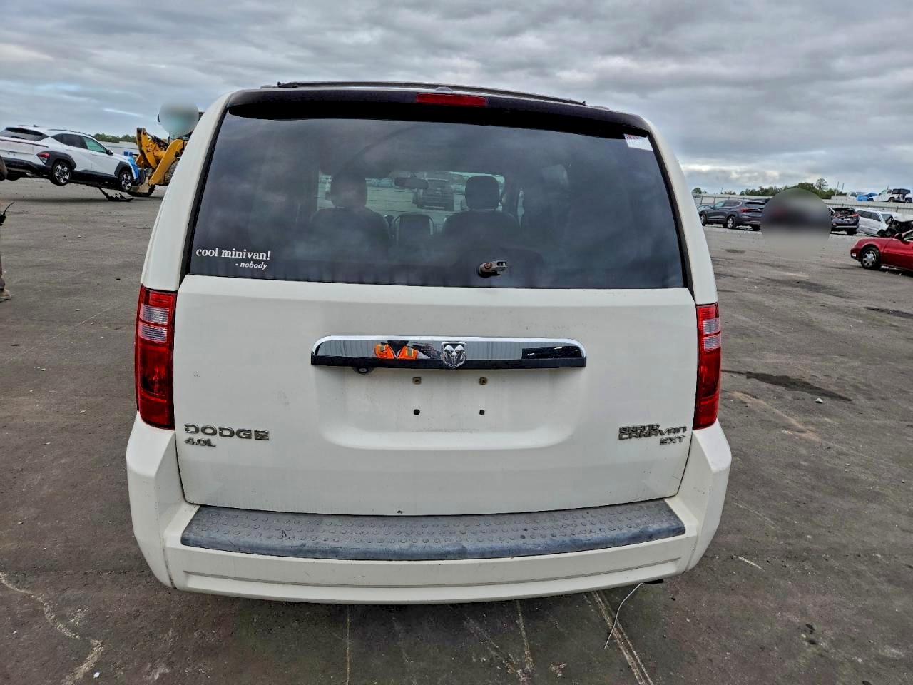 2010 DODGE GRAND CARAVAN SXT photo 6