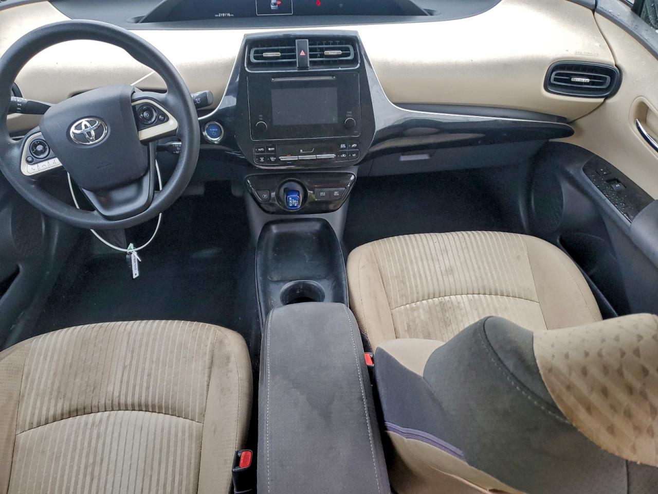 2016 TOYOTA PRIUS photo 8
