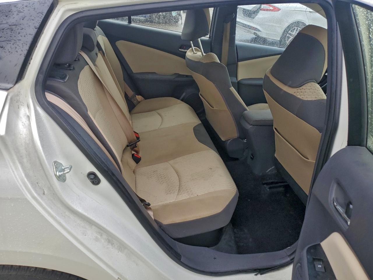 2016 TOYOTA PRIUS photo 10