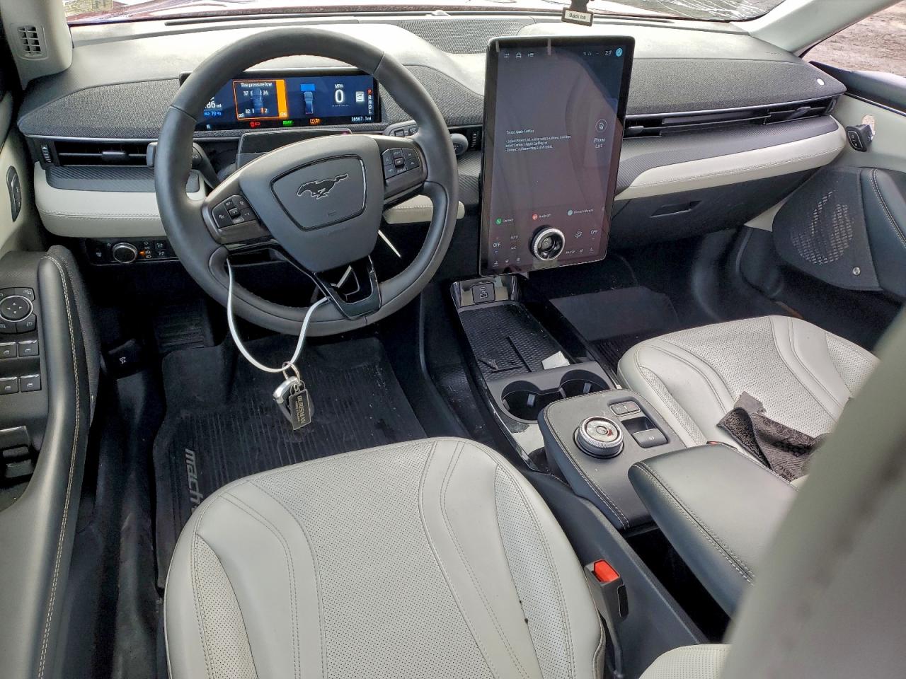 2021 FORD MUSTANG MACH-E PREMIUM photo 8