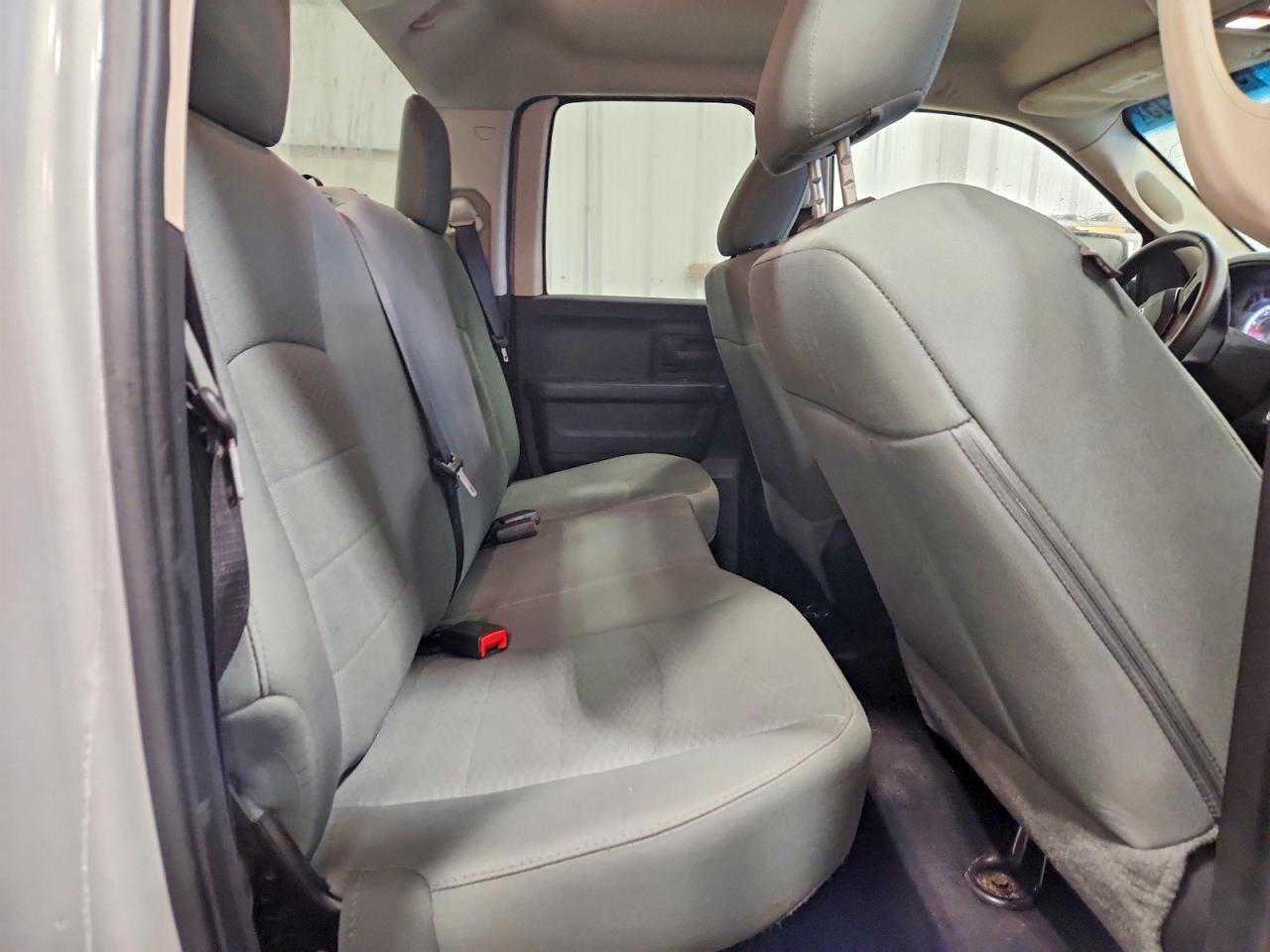 2015 RAM 1500 ST photo 10