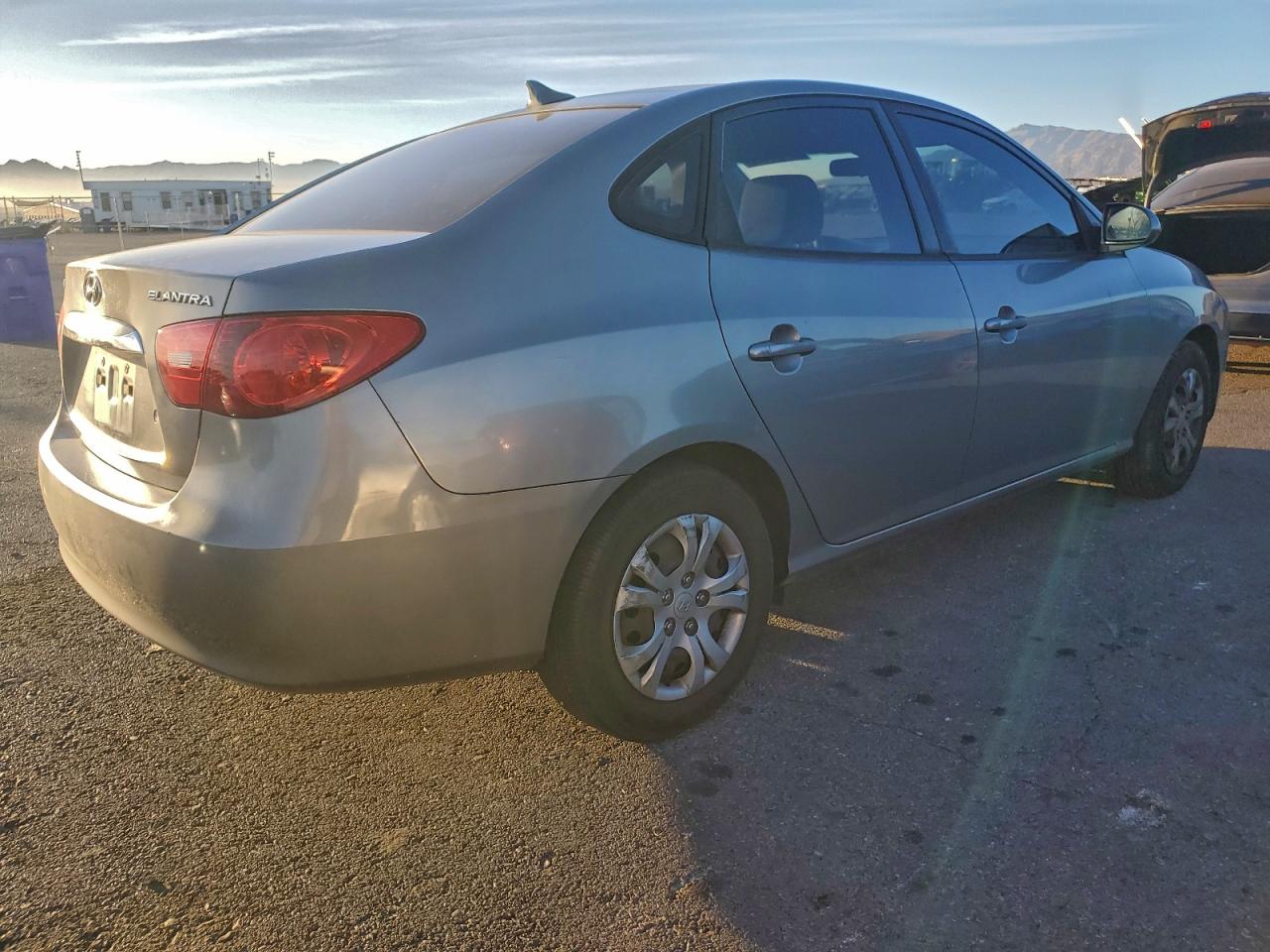 2010 HYUNDAI ELANTRA BLUE photo 3
