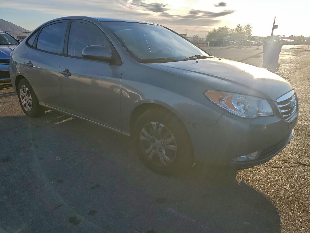 2010 HYUNDAI ELANTRA BLUE photo 4
