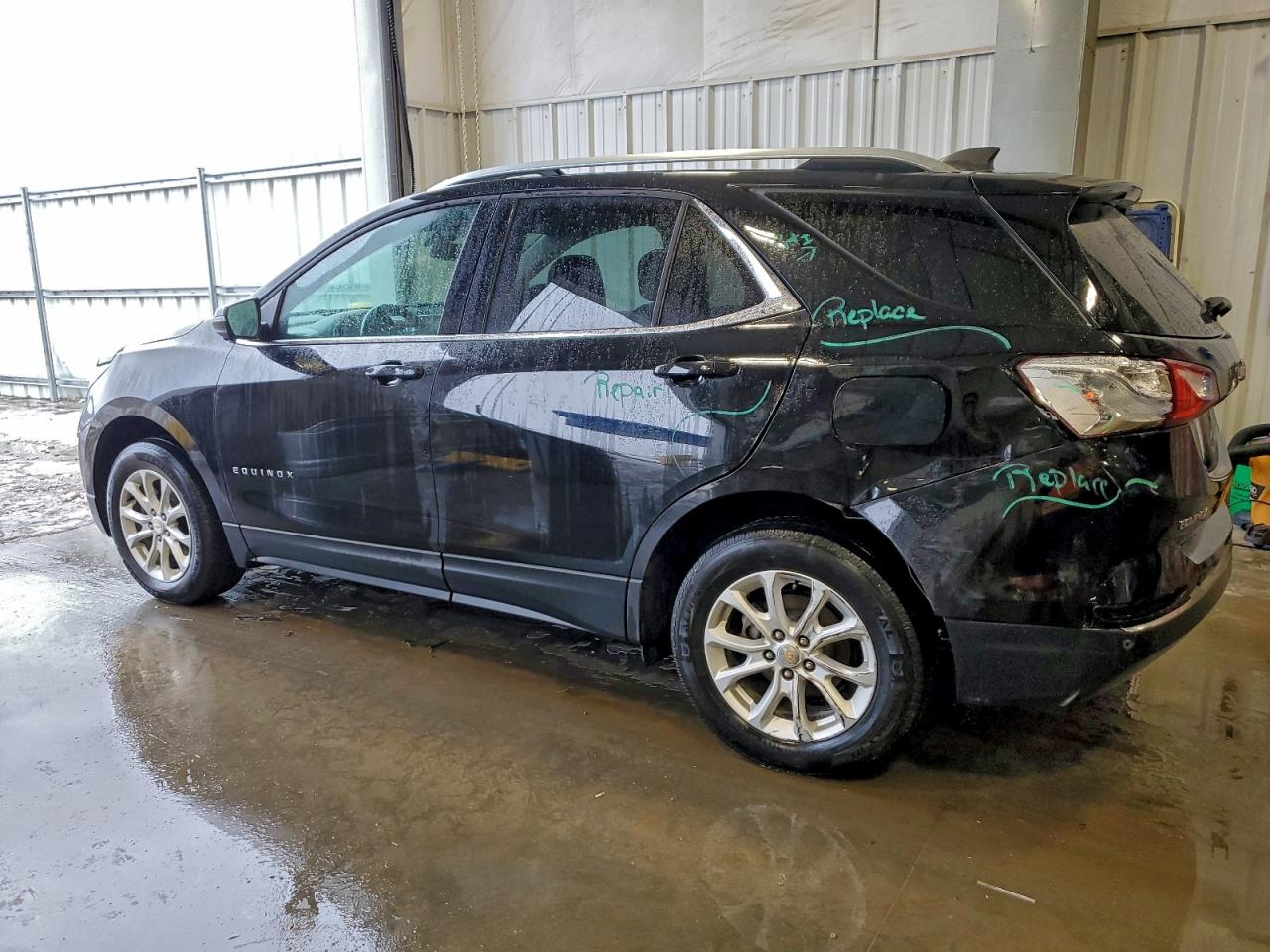 2018 CHEVROLET EQUINOX LT photo 2