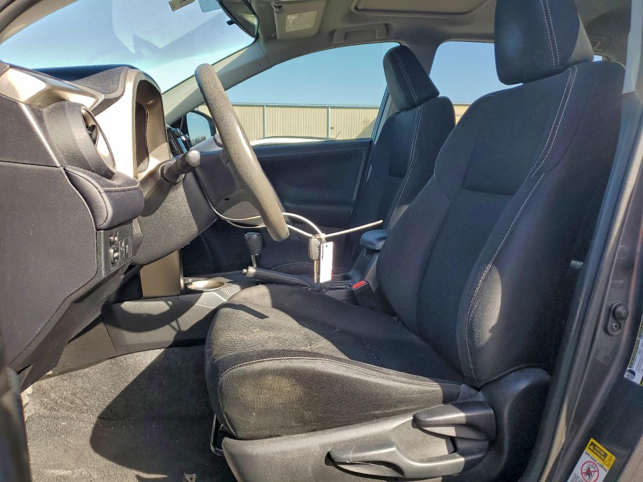 2013 TOYOTA RAV4 XLE photo 7
