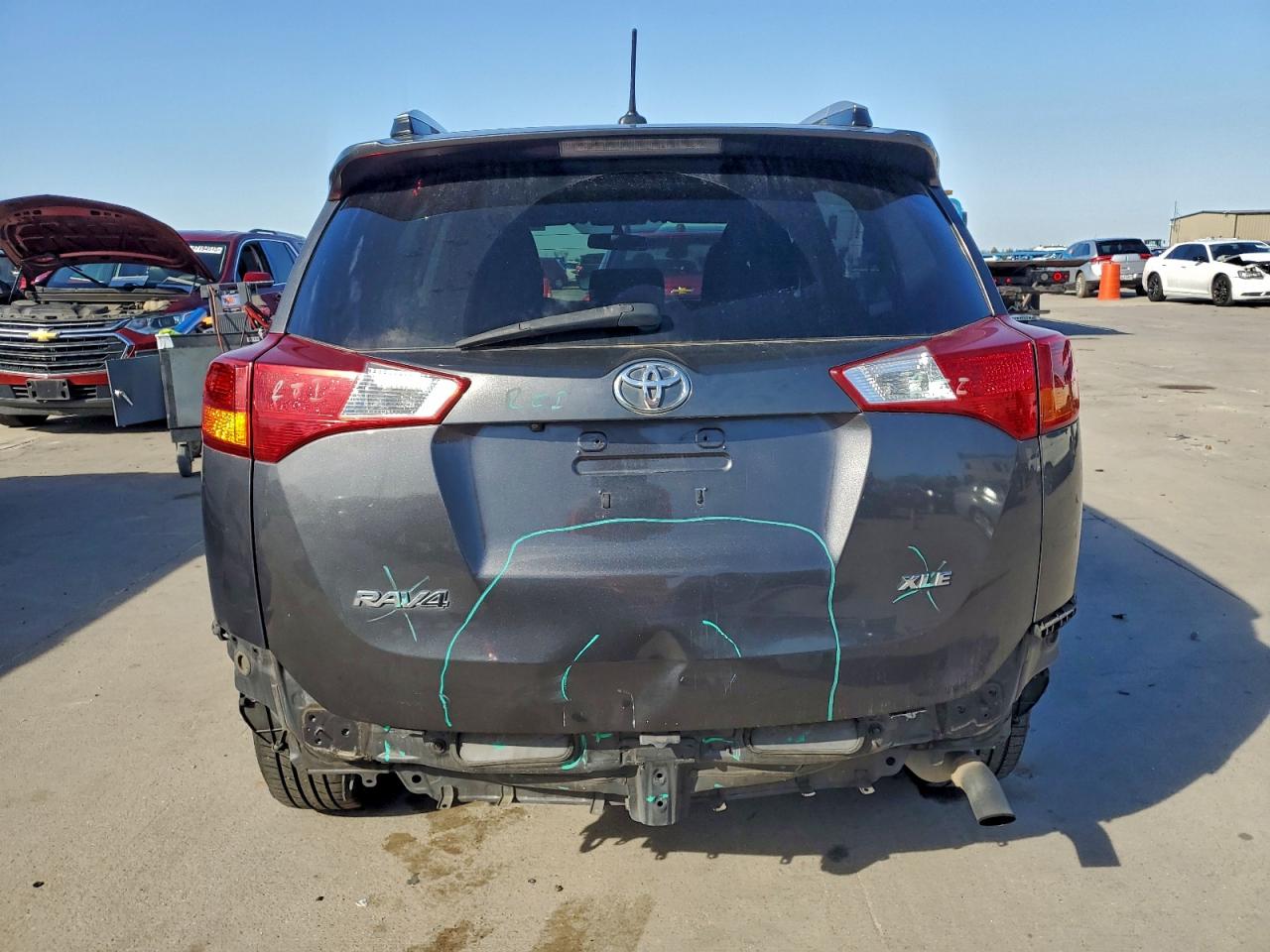 2013 TOYOTA RAV4 XLE photo 6