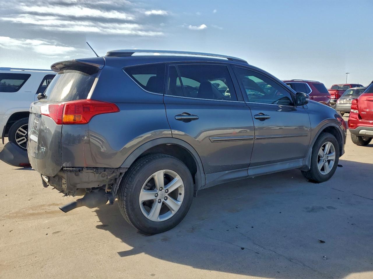 2013 TOYOTA RAV4 XLE photo 3