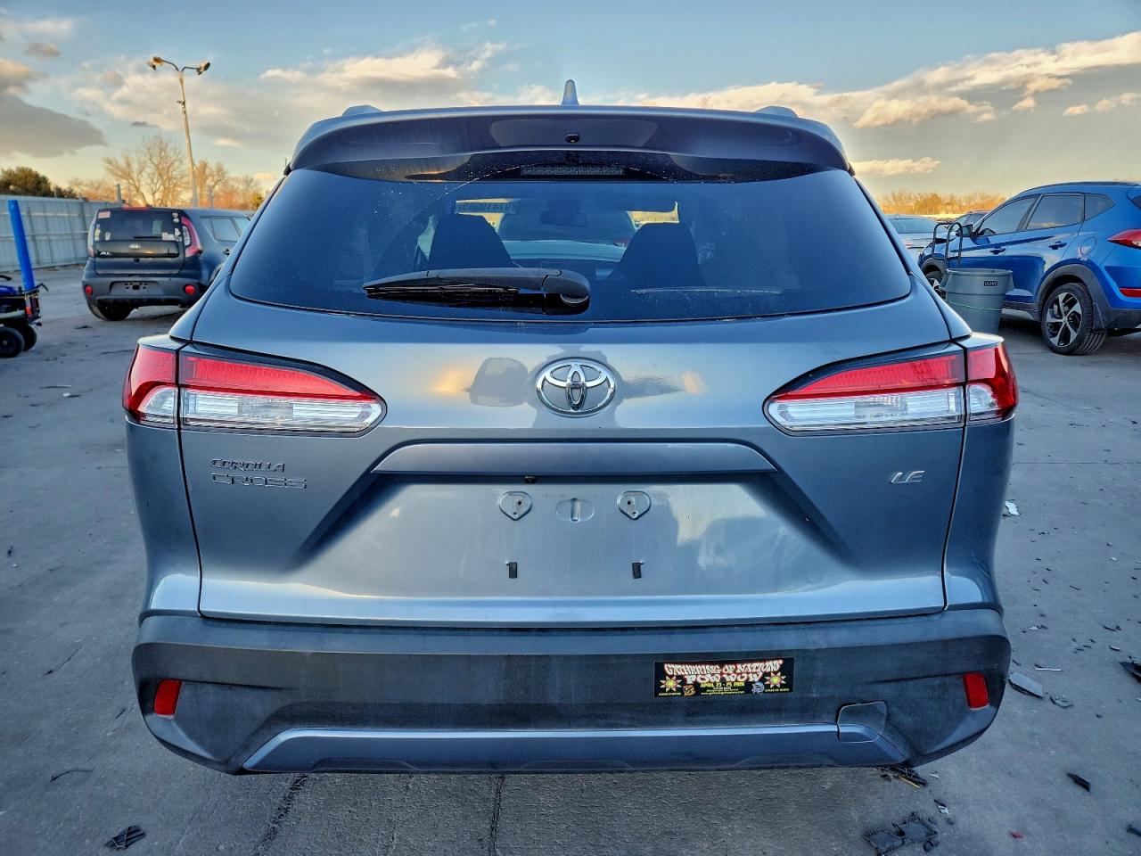 2022 TOYOTA COROLLA CROSS LE photo 6