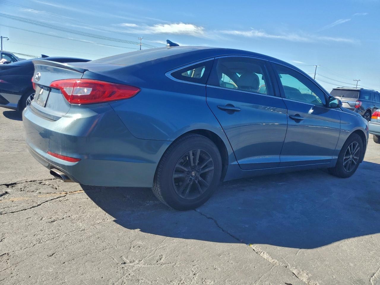 2015 HYUNDAI SONATA SE photo 3