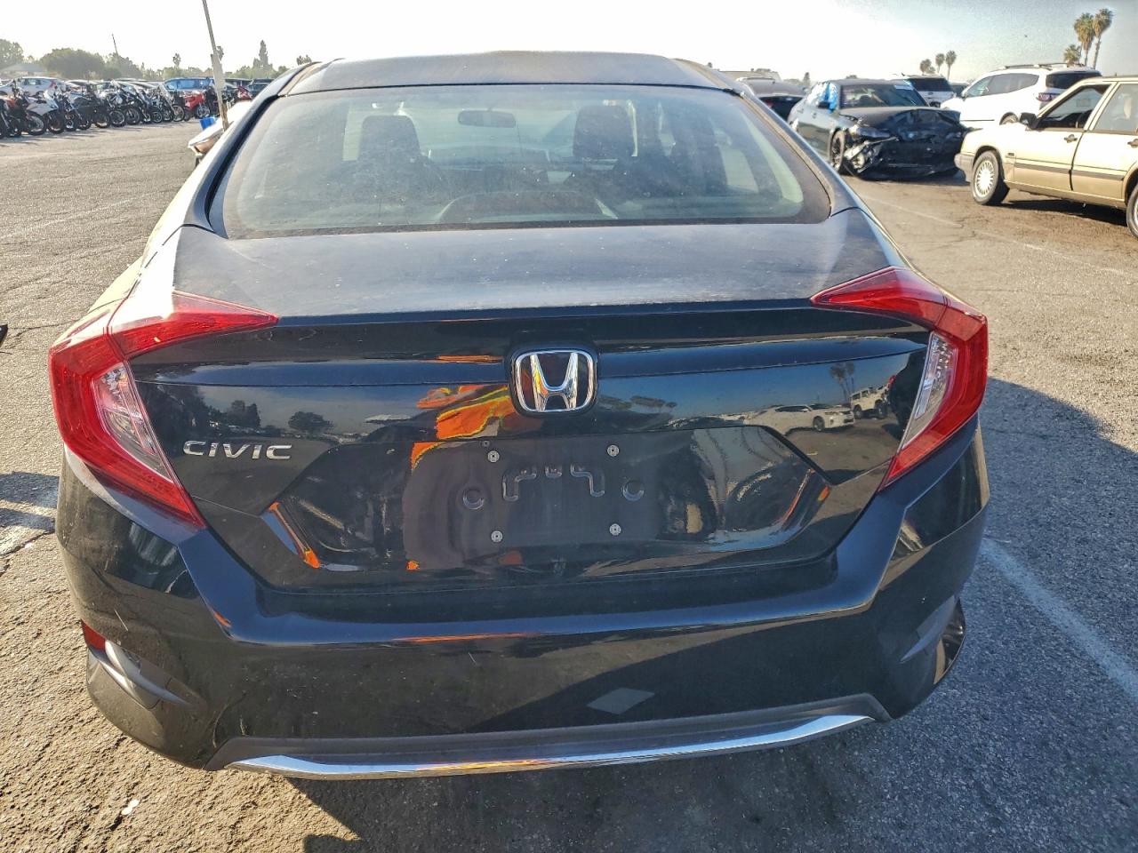 2020 HONDA CIVIC LX photo 11