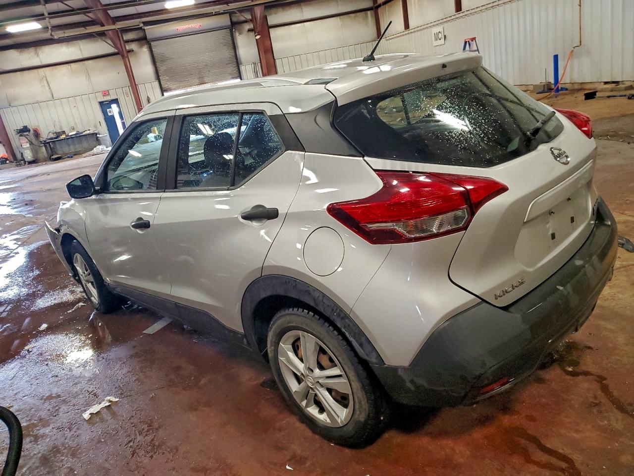 2019 NISSAN KICKS S photo 2