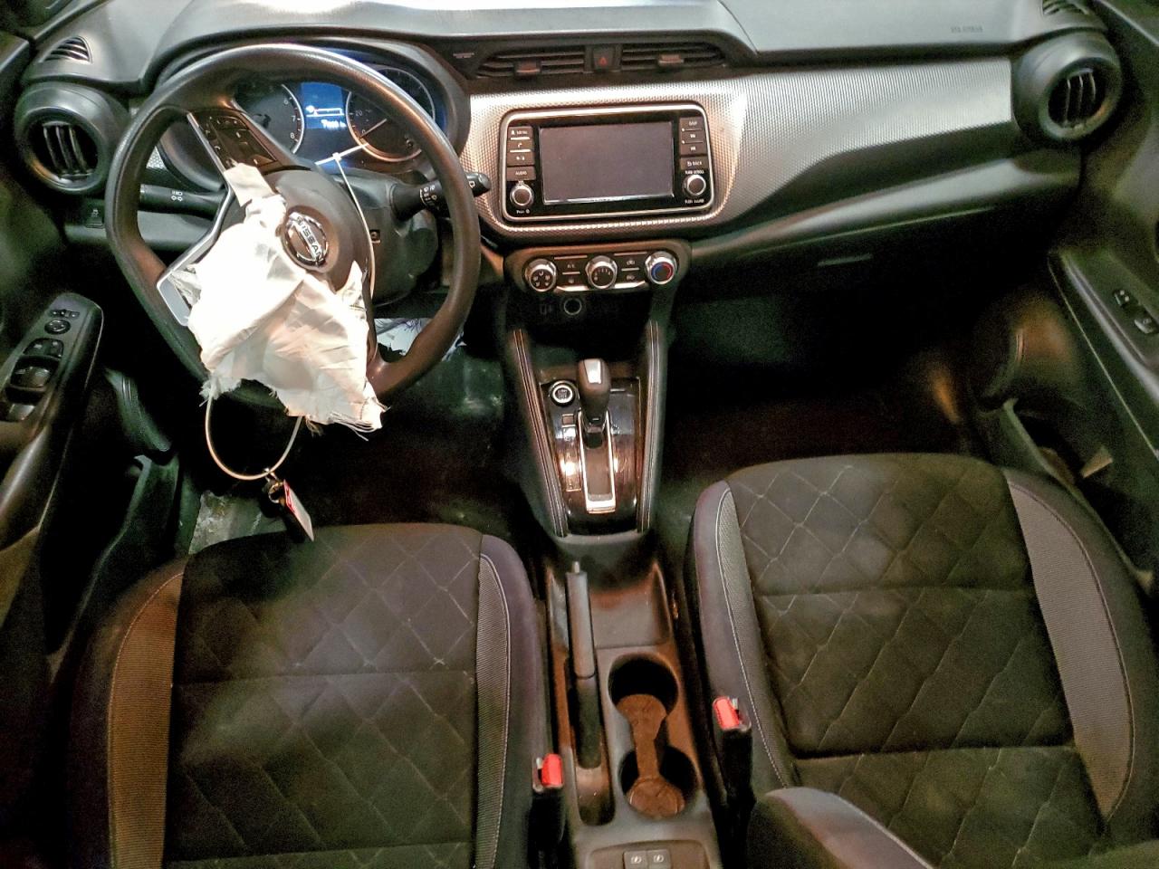 2019 NISSAN KICKS S photo 8