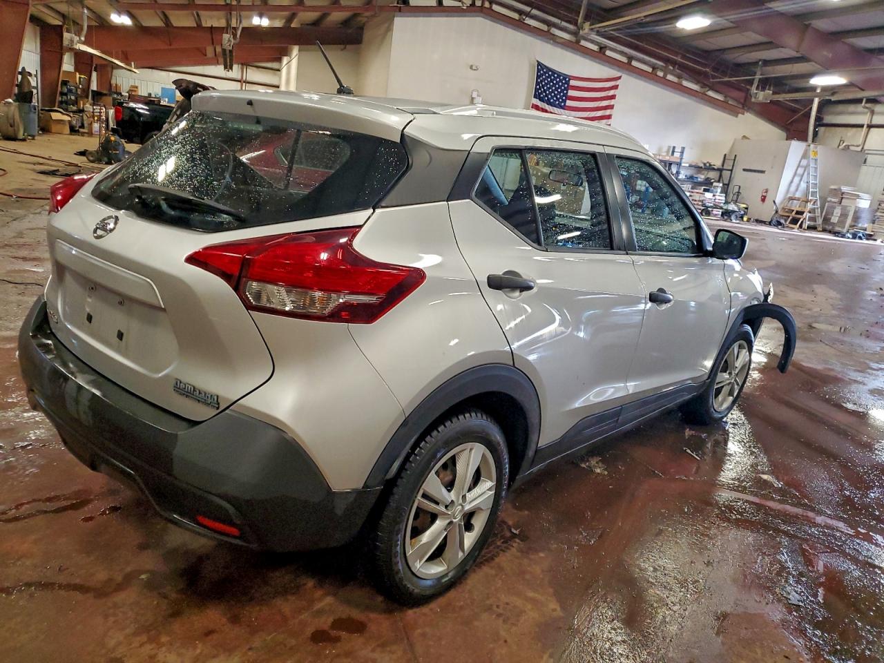 2019 NISSAN KICKS S photo 3