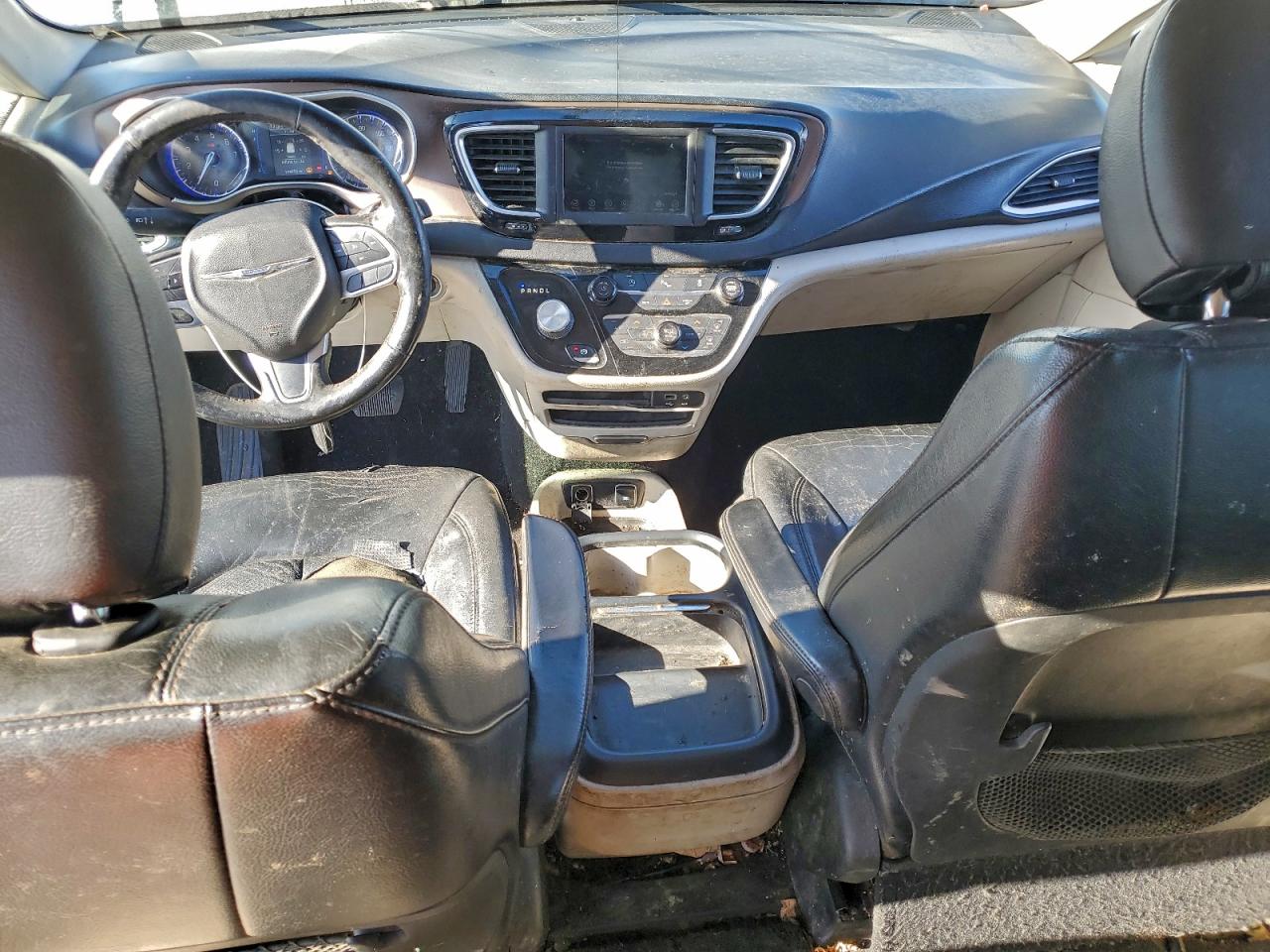 2019 CHRYSLER PACIFICA TOURING L photo 8