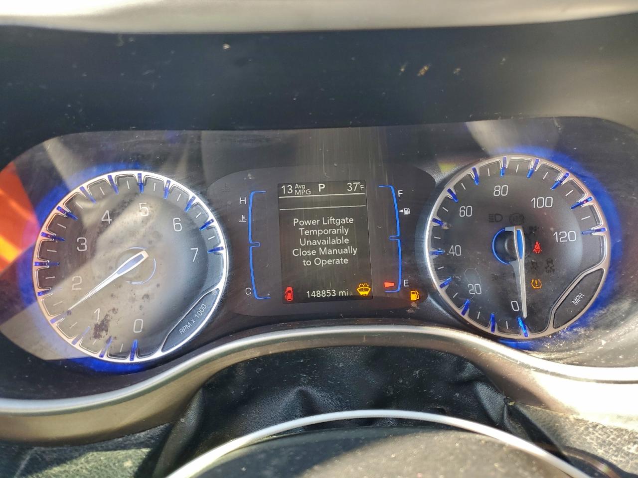 2019 CHRYSLER PACIFICA TOURING L photo 9