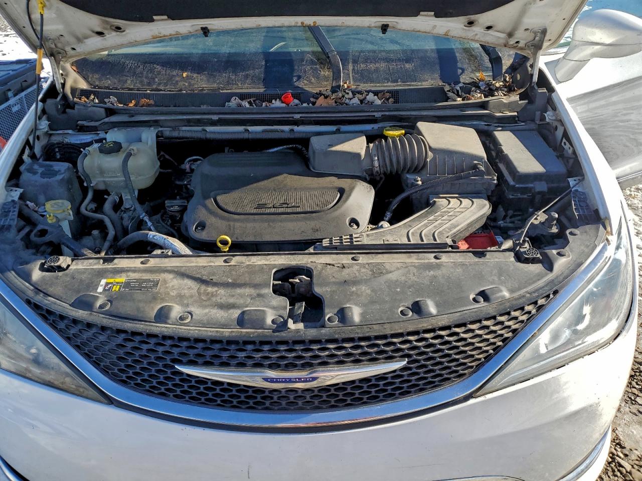 2019 CHRYSLER PACIFICA TOURING L photo 12